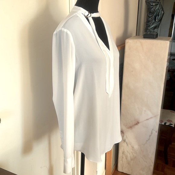 💕Marciano White D Ring Peekaboo Neckline Long Sleeve Blouse M EUC - Picture 3 of 8